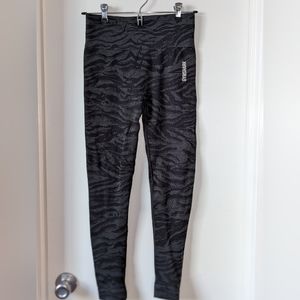 Gymshark Animal Print Adapt Seamless Leggings Size Small Scrunch Butt